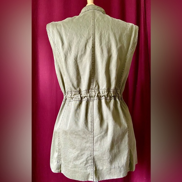 Utility vest - Picture 3 of 3